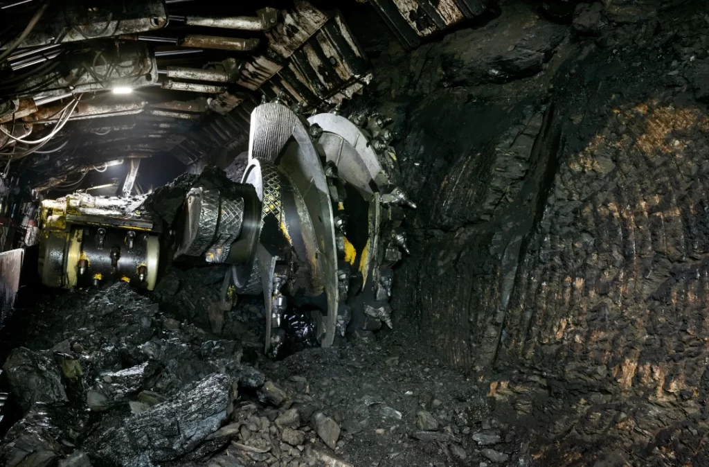 coal-extraction-mine-excavator